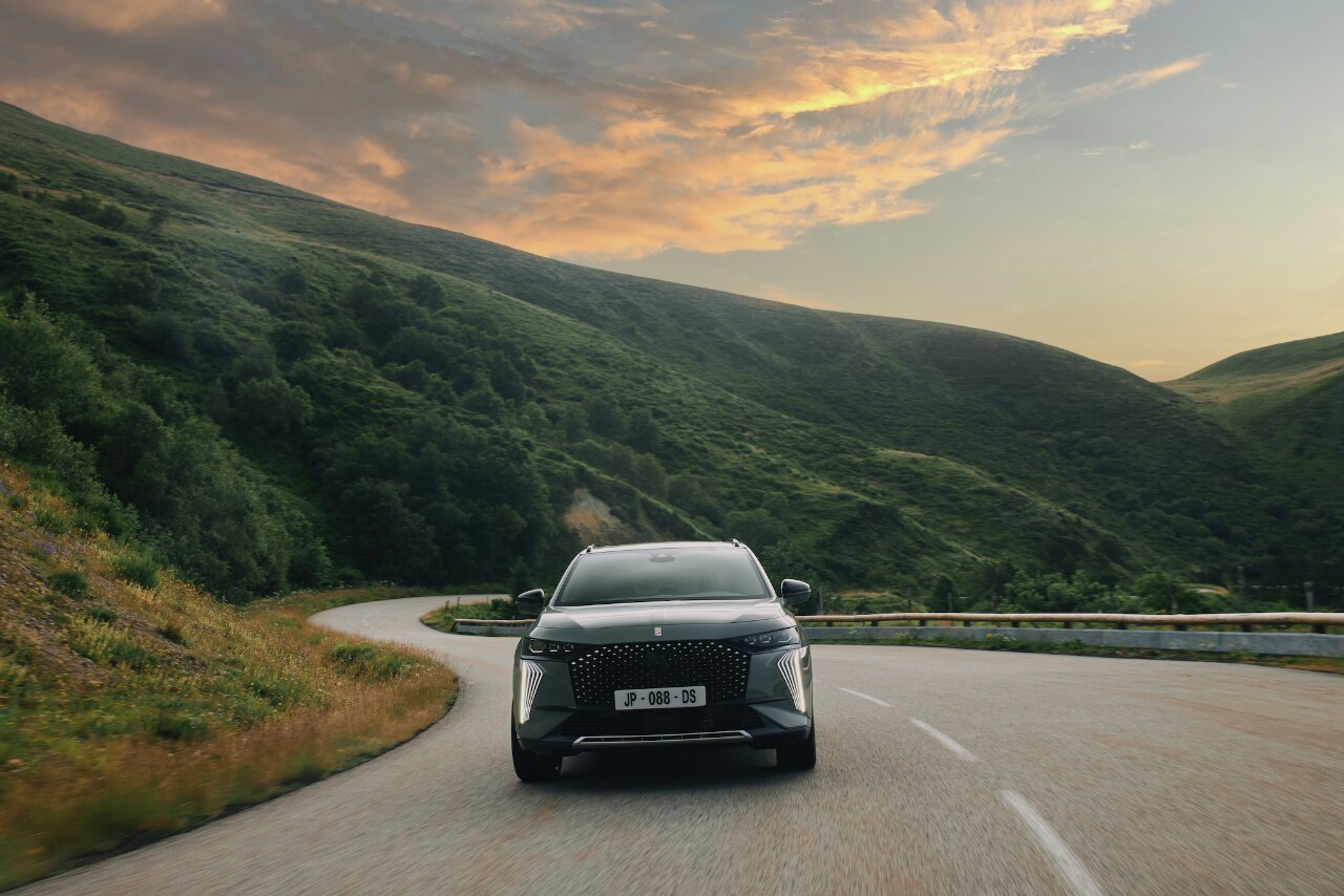 Yeni DS 7 E- TENSE 4x4 360